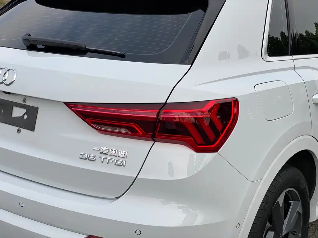 Audi Q3 2023 — фото 15