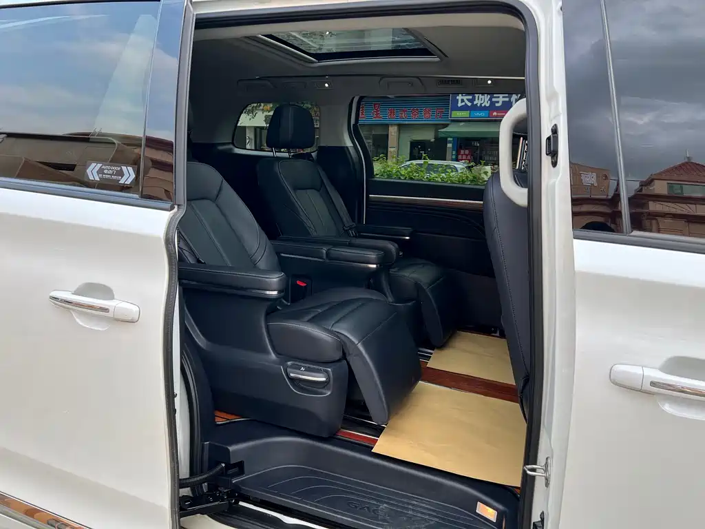 GAC Motor Trumpchi M8 2022 — фото 13