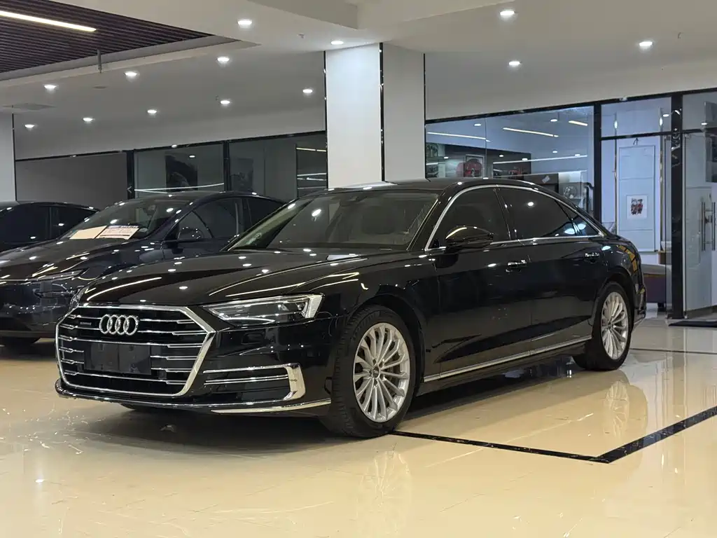 Audi A8 2018 — фото 1