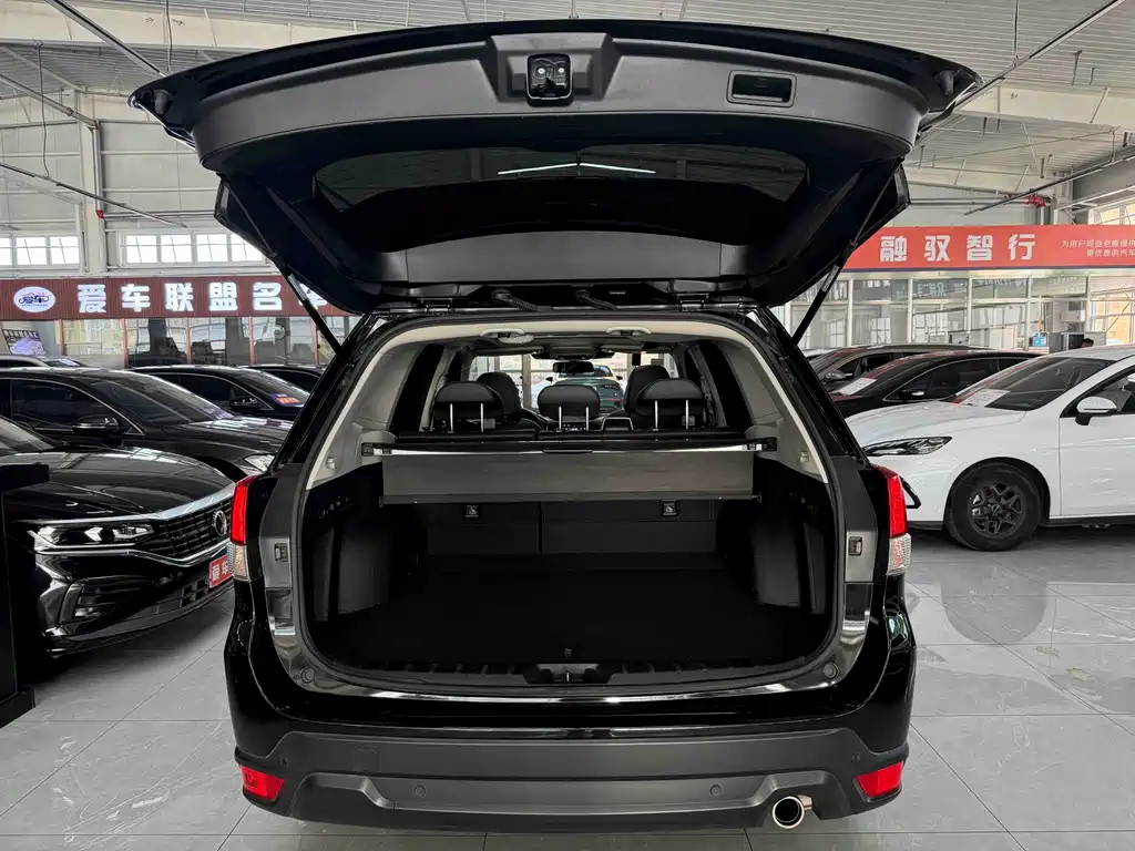 Subaru Forester 2022 — фото 18