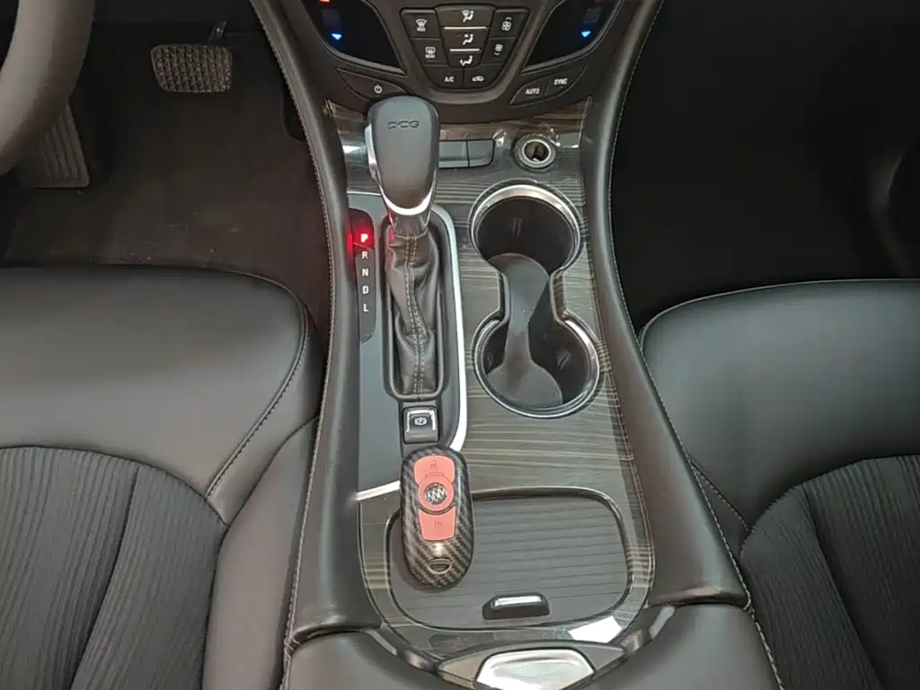 Buick Envision Plus 2018 — фото 14