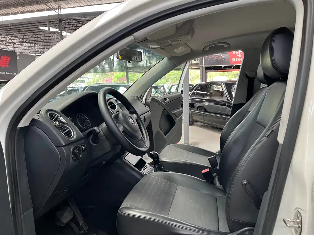 Volkswagen Tiguan 2015 — фото 16