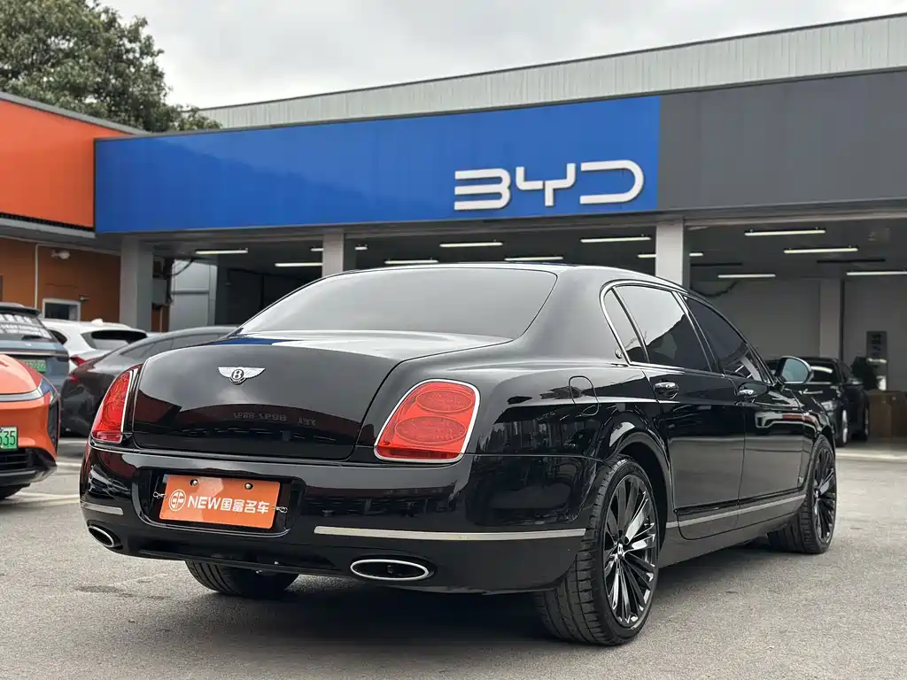 Bentley Flying Spur 2011 — фото 17