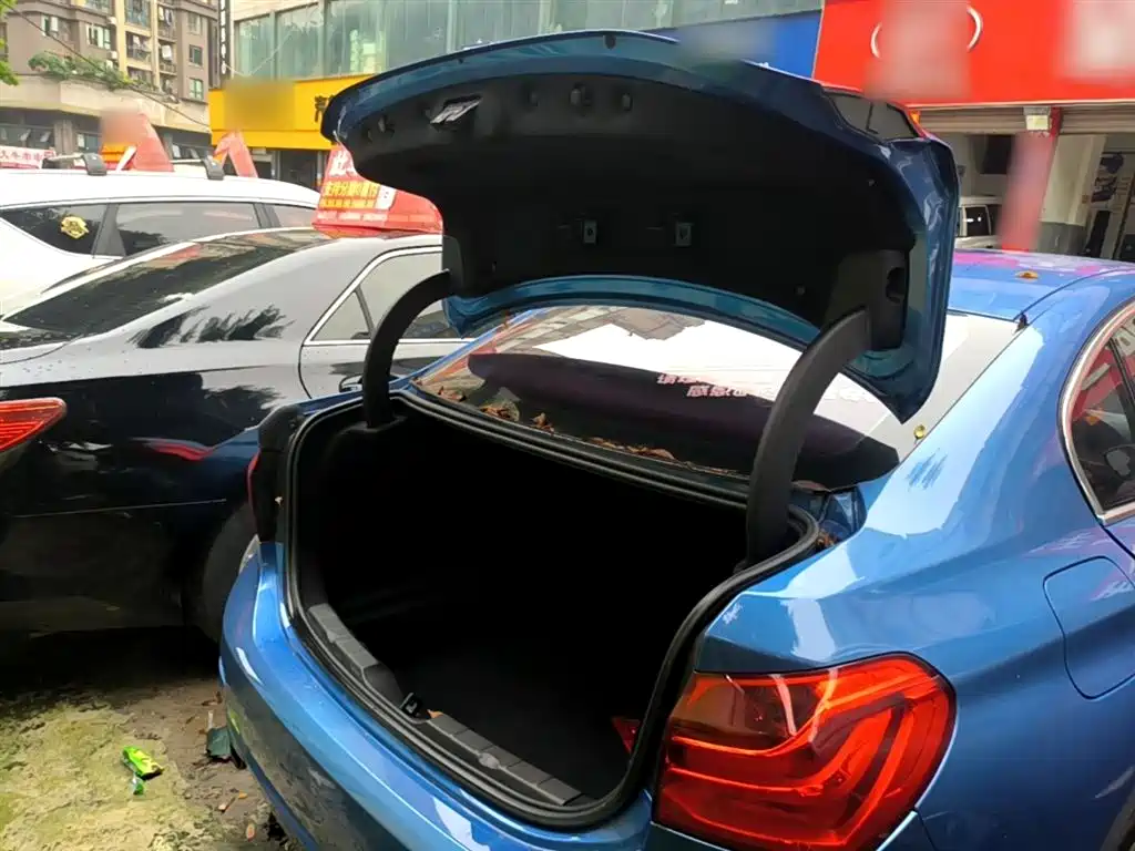 BMW 1 Series 2017 — фото 19