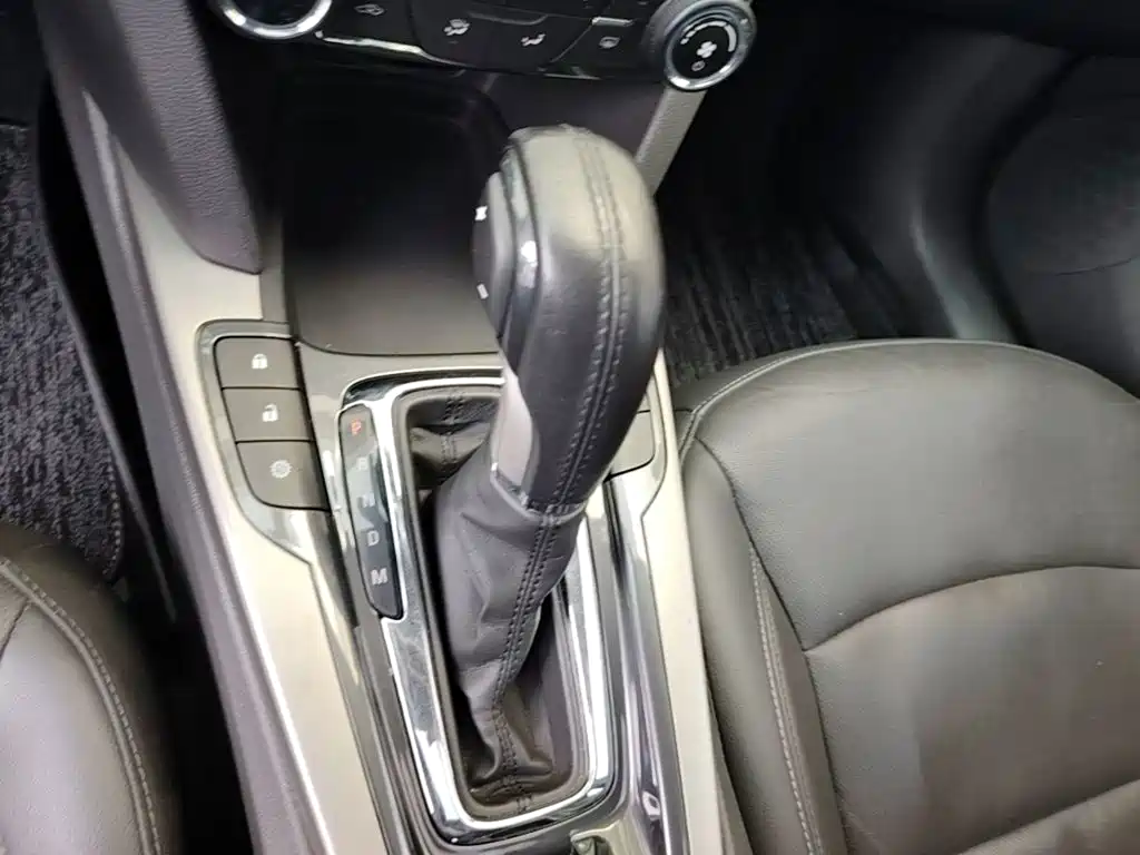 Chevrolet Malibu 2018 — фото 14