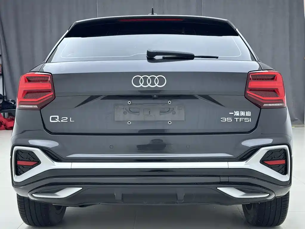 Audi Q2L 2022 — фото 5