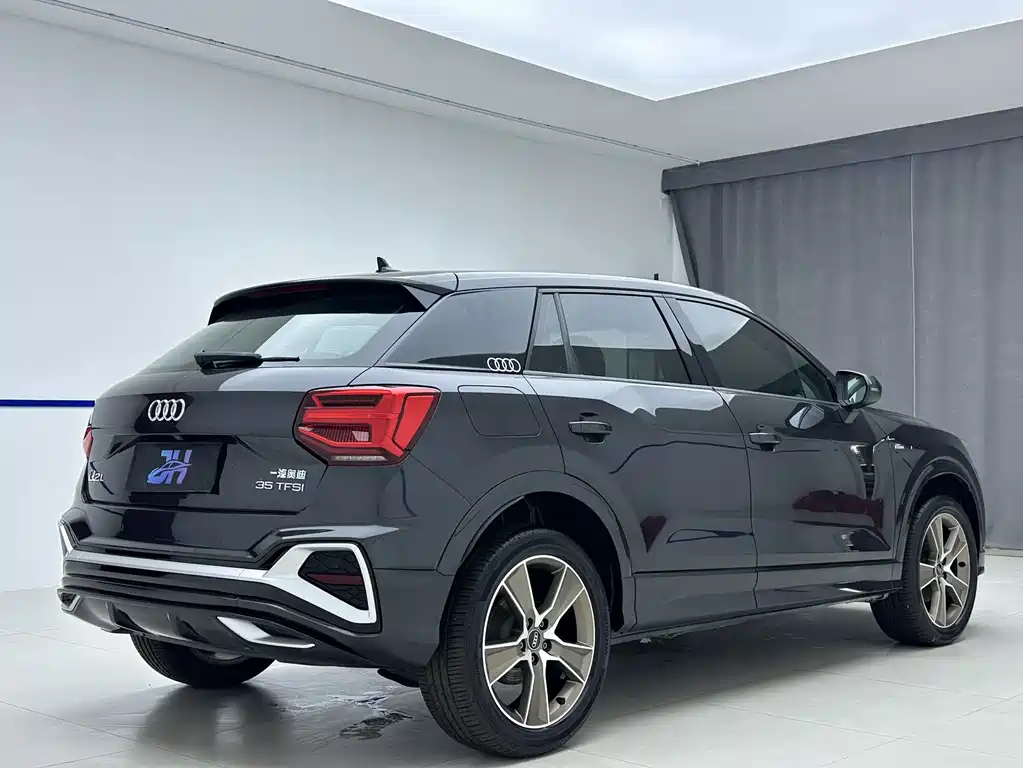 Audi Q2L 2022 — фото 6