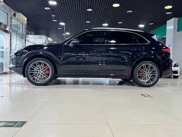 Porsche Cayenne 2023