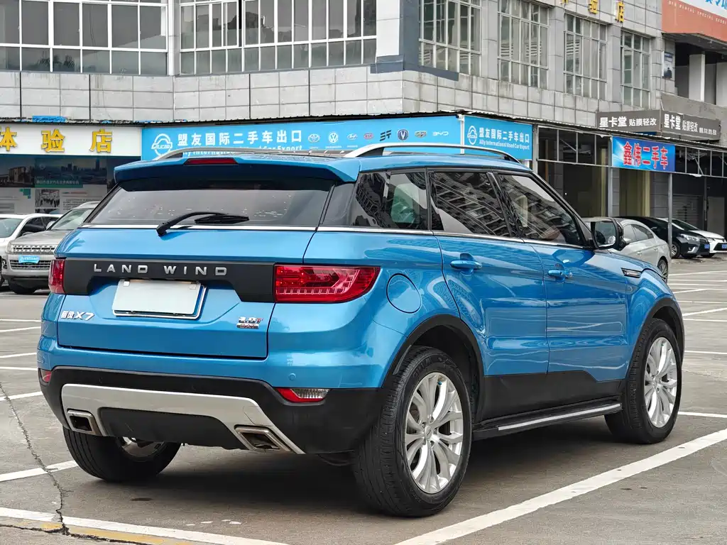 Landwind X7 2017 — фото 15