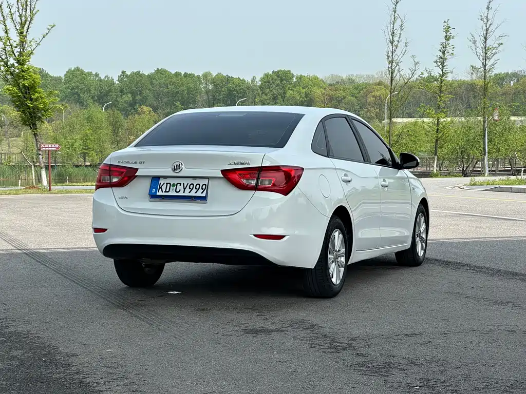 Buick Excelle 2015 — фото 13