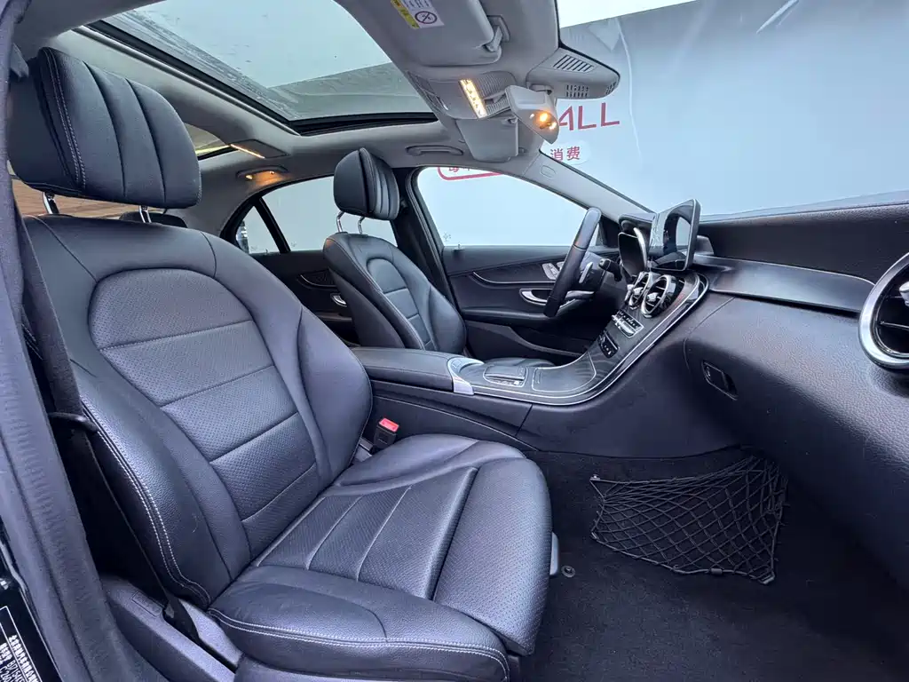 Mercedes-Benz C-Class 2019 — фото 18
