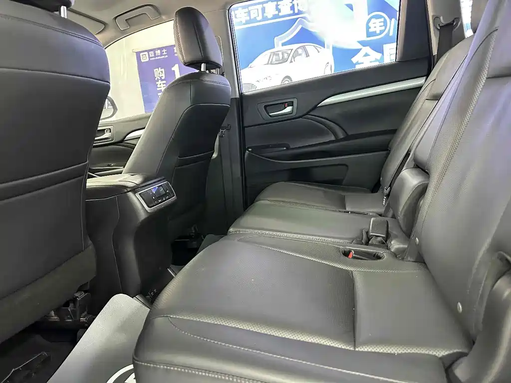 Toyota Highlander 2019 — фото 11