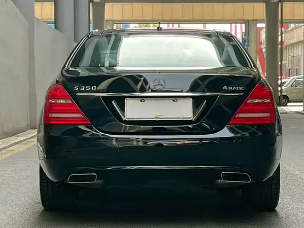 Mercedes-Benz S-Class 2010