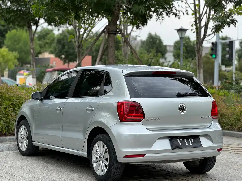 Volkswagen Polo 2015 — фото 8
