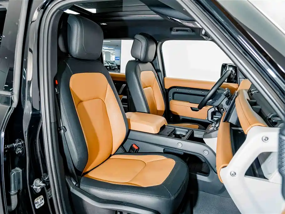 Land Rover Defender 2023 — фото 25