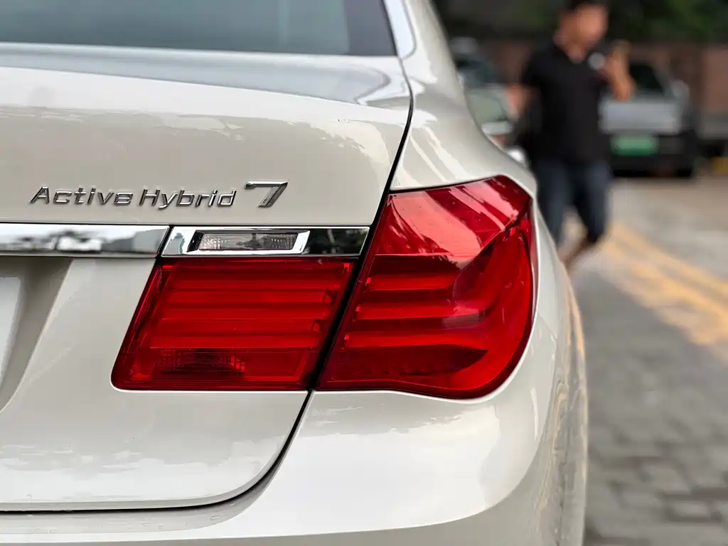 BMW 7 Series 2013 — фото 14
