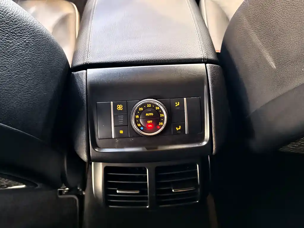 Mercedes-Benz R-Class 2017 — фото 16