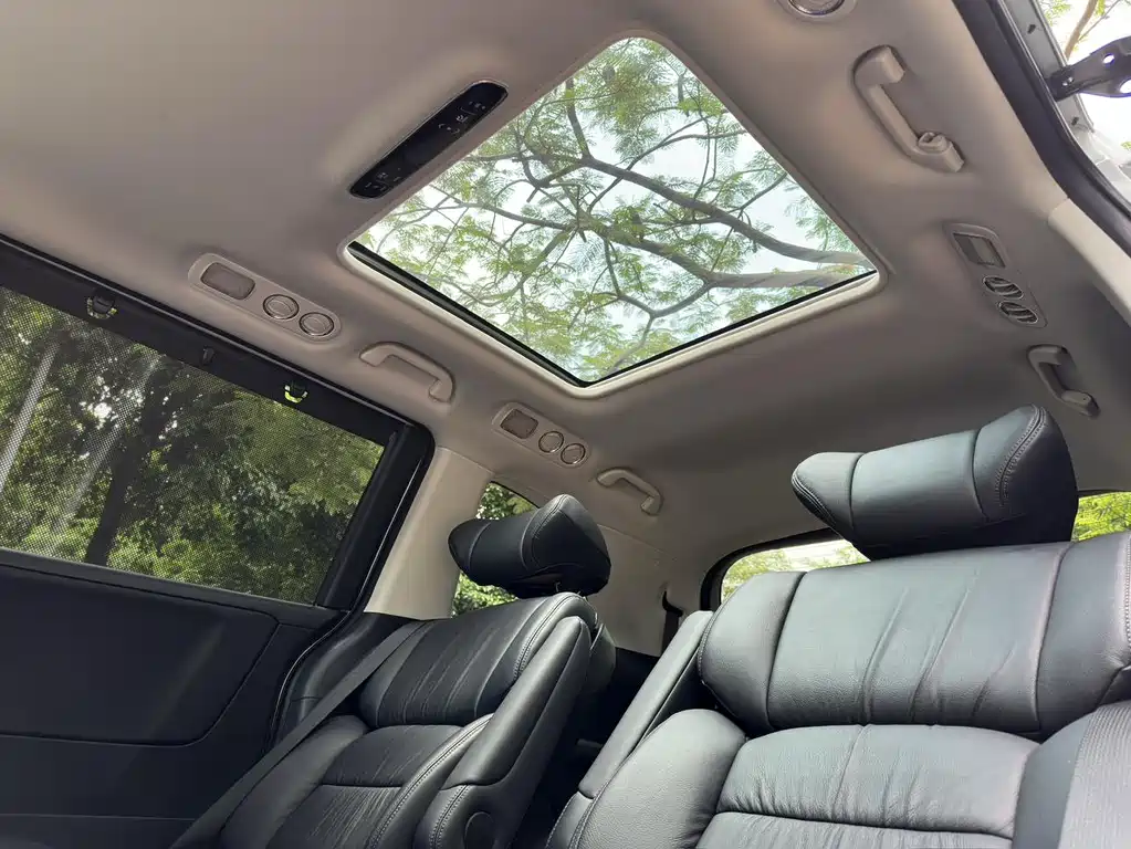 Honda Odyssey 2018 — фото 17