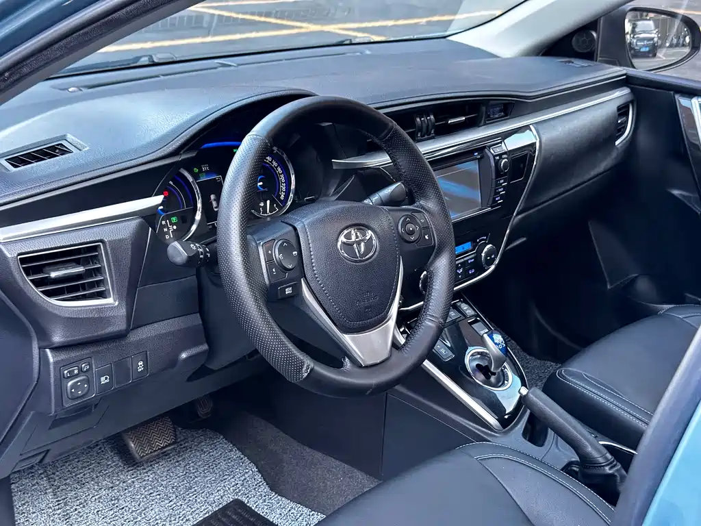 Toyota Corolla 2015 — фото 15