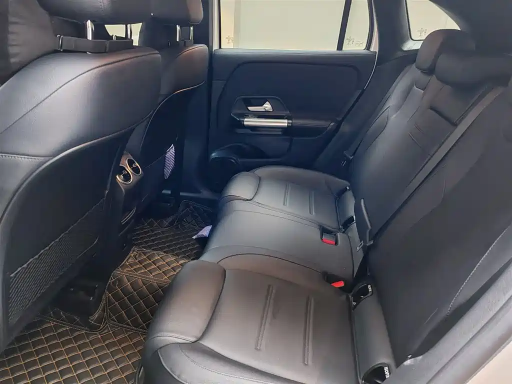 Mercedes-Benz GLA 2023 — фото 11