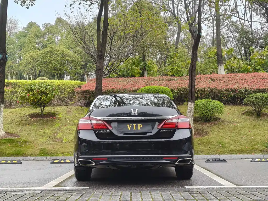 Honda Accord 2017 — фото 14