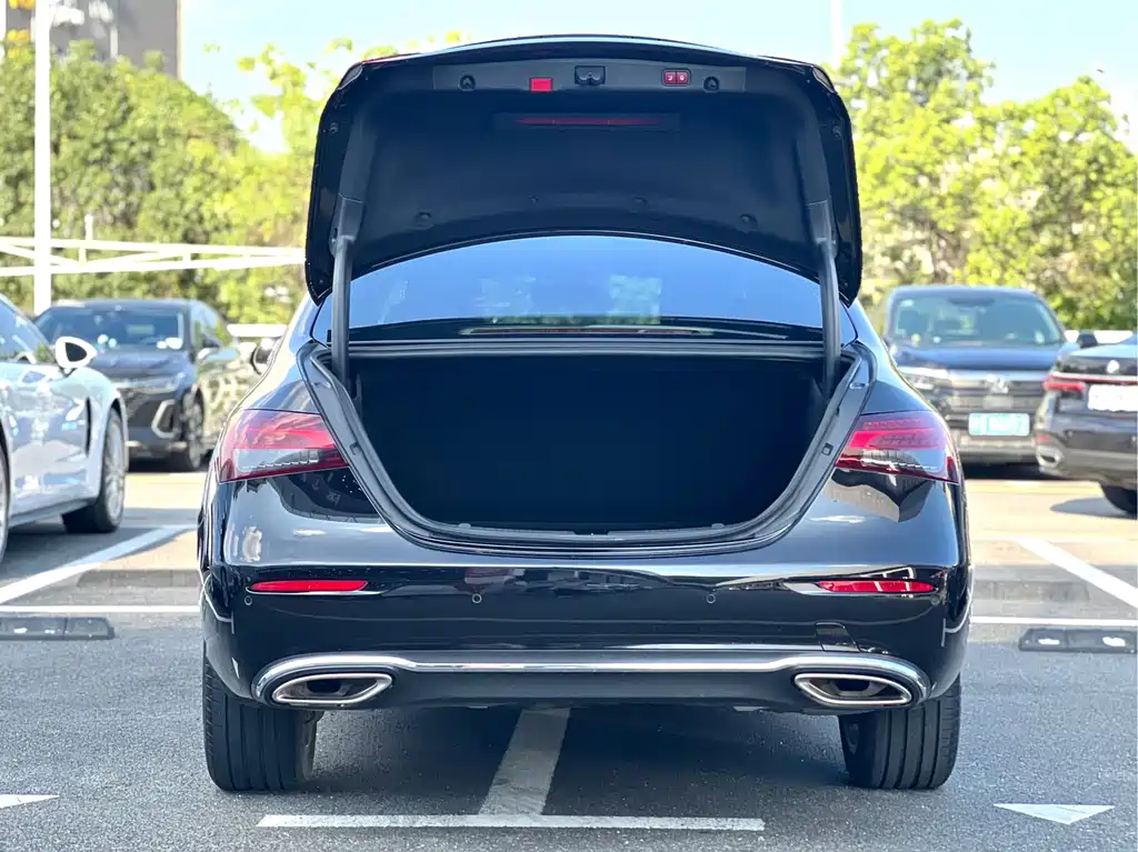 Mercedes-Benz E-Class 2022 — фото 21