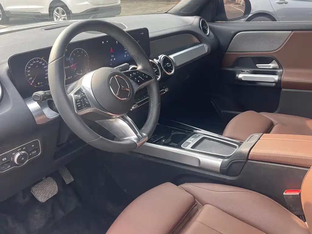 Mercedes-Benz GLB 2024