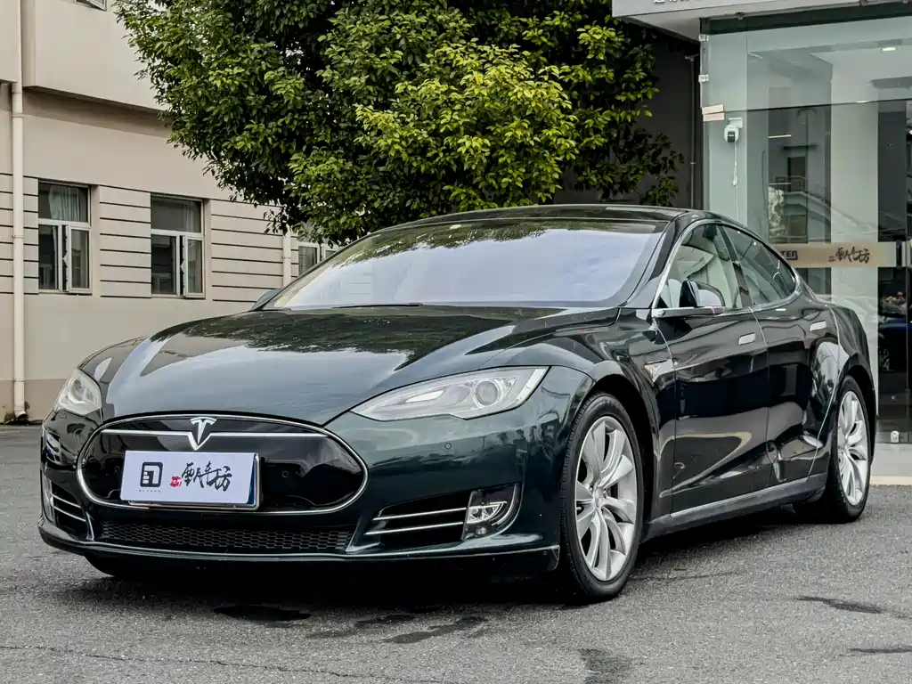 Tesla Model S 2015 — фото 2