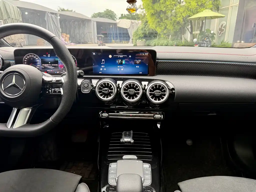 Mercedes-Benz A-Class 2024 — фото 12