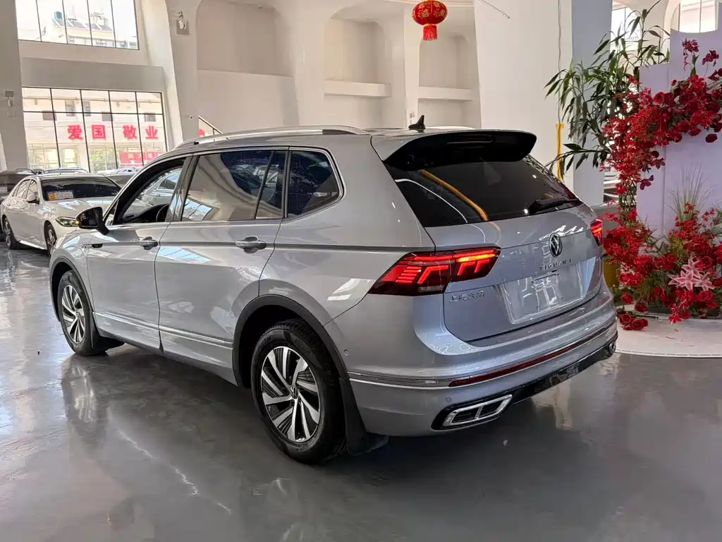 Volkswagen Tiguan L PHEV 2021 — фото 8