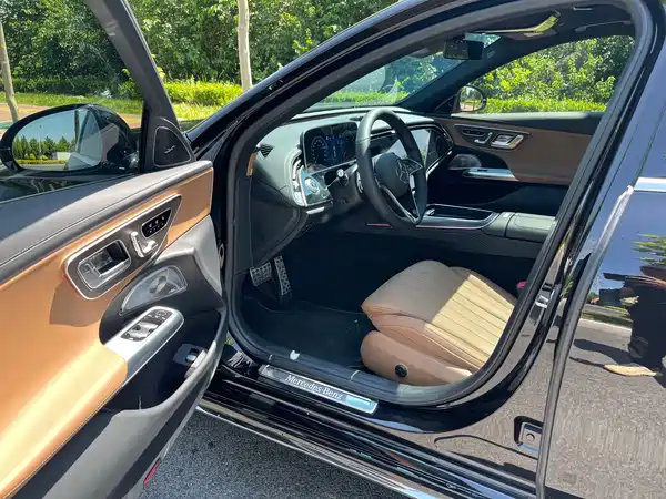 Mercedes-Benz E-Class 2025