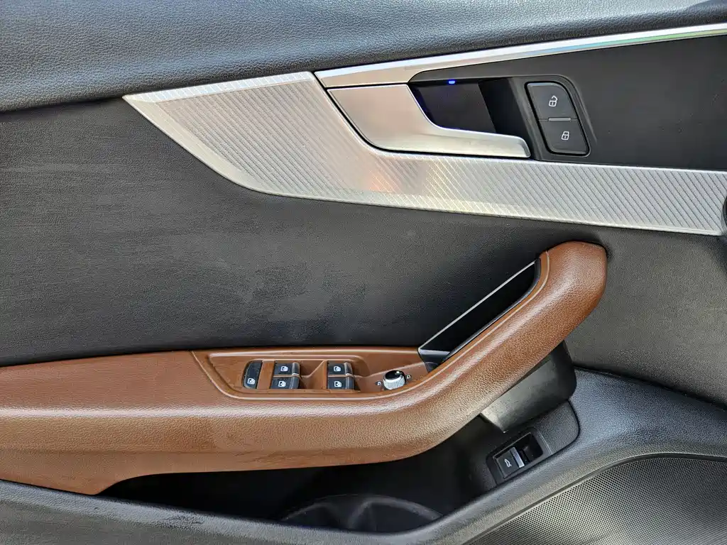 Audi A4L 2017 — фото 15