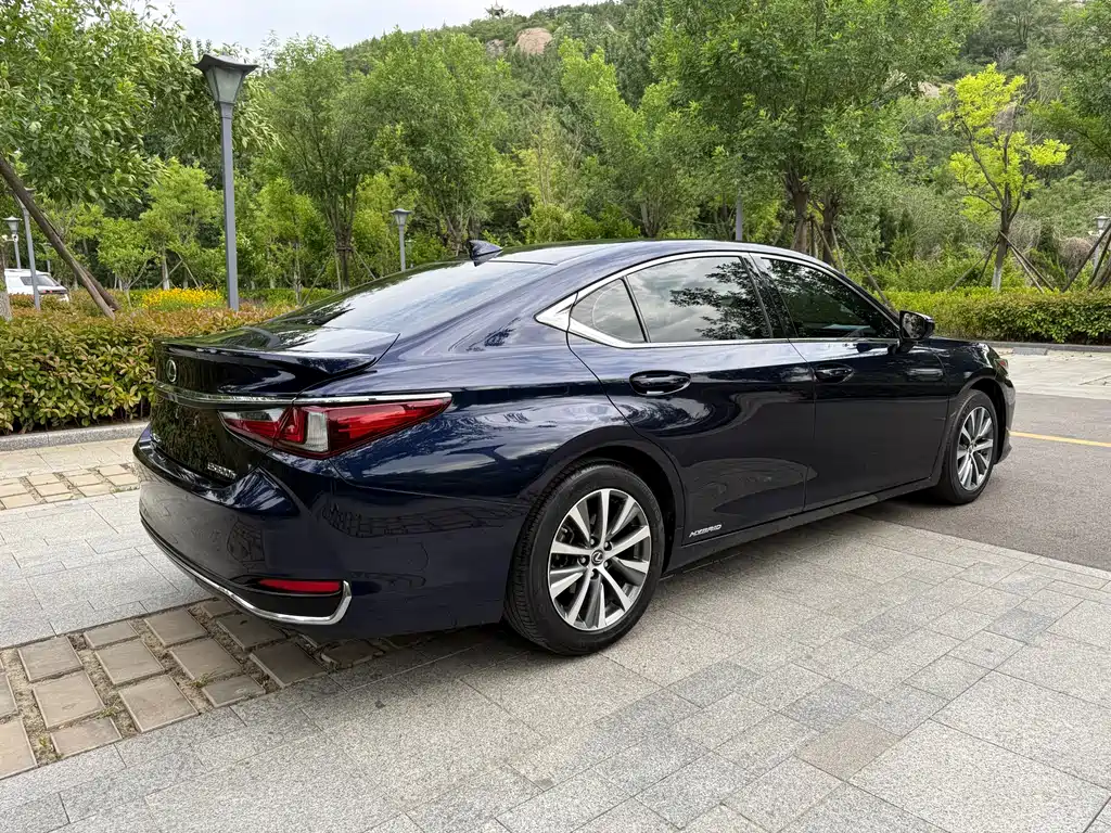 Lexus ES 2021 — фото 6