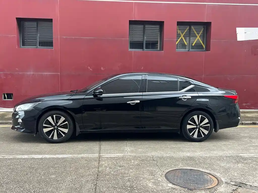 Nissan Teana 2022