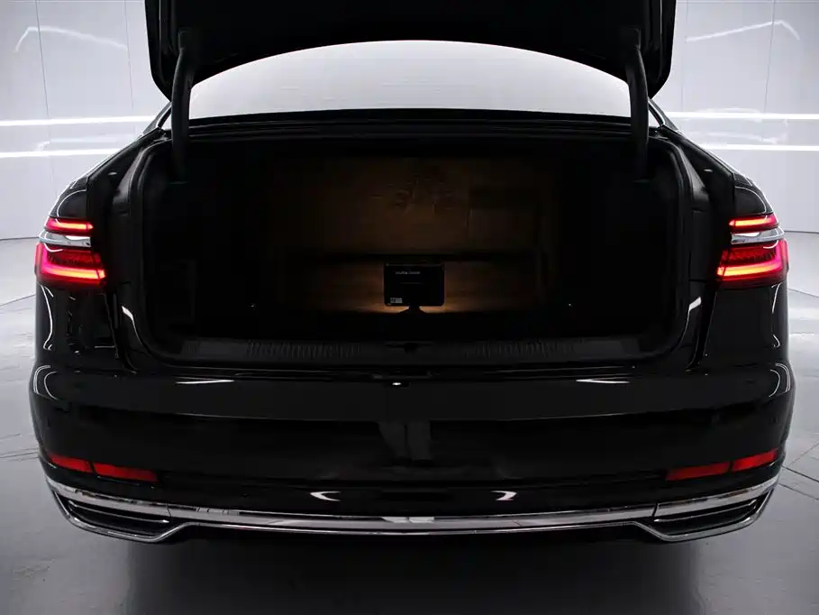 Audi A8 2020 — фото 16
