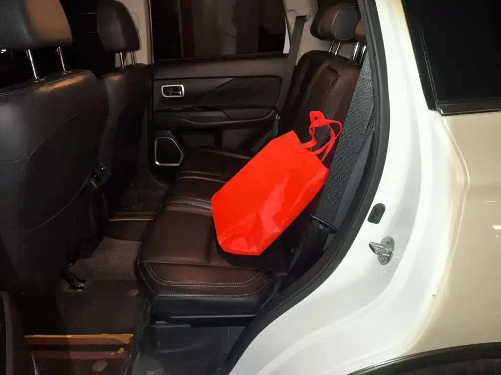 Mitsubishi Outlander 2019 — фото 13
