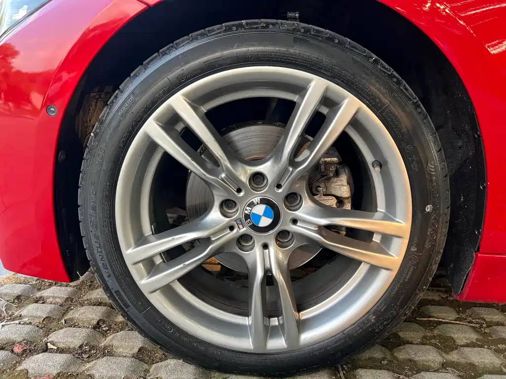 BMW 3 Series 2018 — фото 10