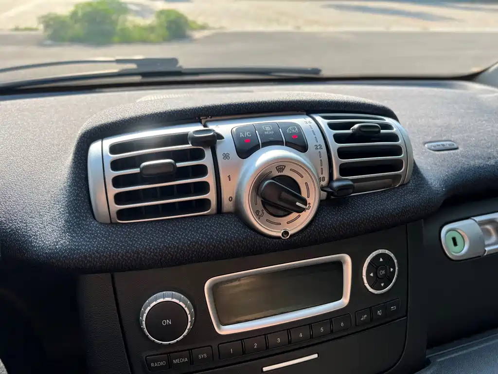 smart Fortwo 2015 — фото 14