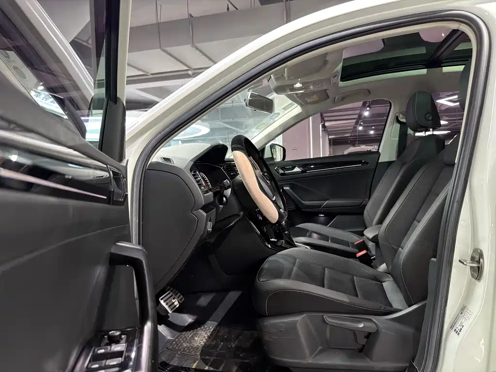 Volkswagen T-Roc 2019