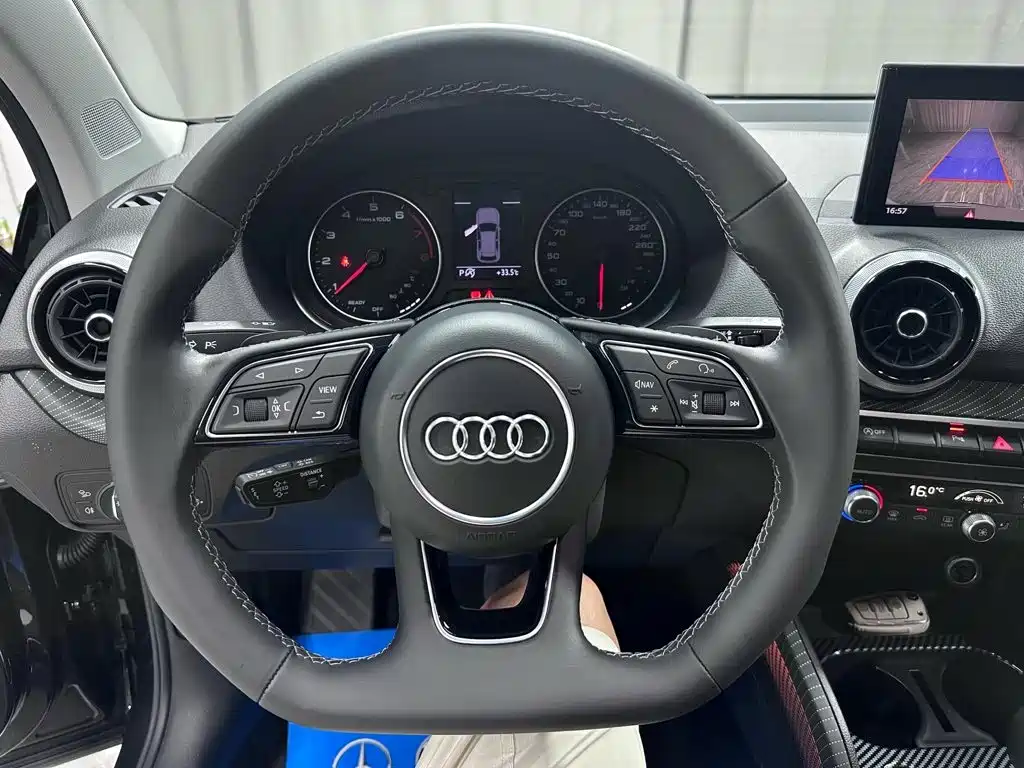 Audi Q2L 2023 — фото 13