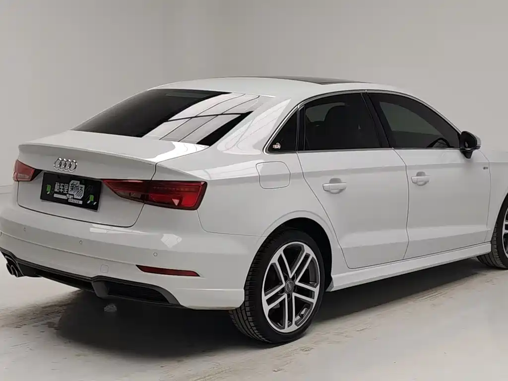 Audi A3 2017 — фото 4