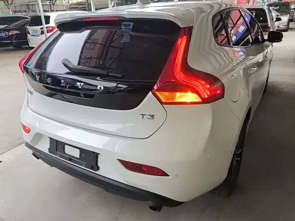 Volvo V40 2019
