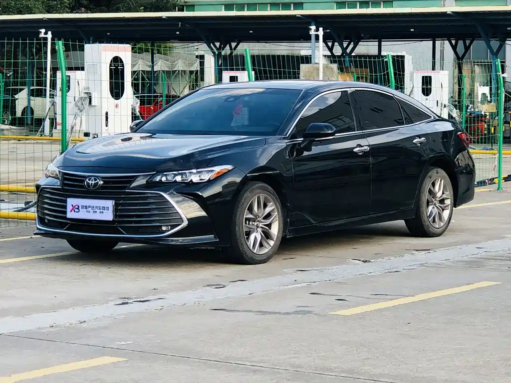Toyota Avalon 2021 — фото 1