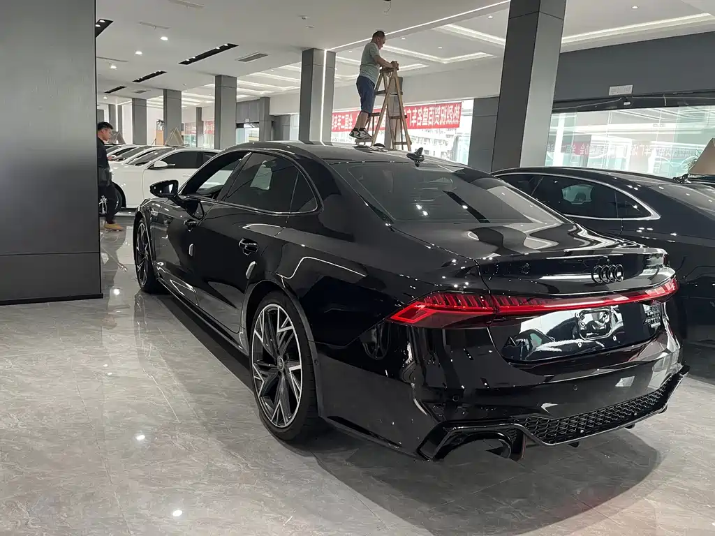 Audi A7L 2023 — фото 9