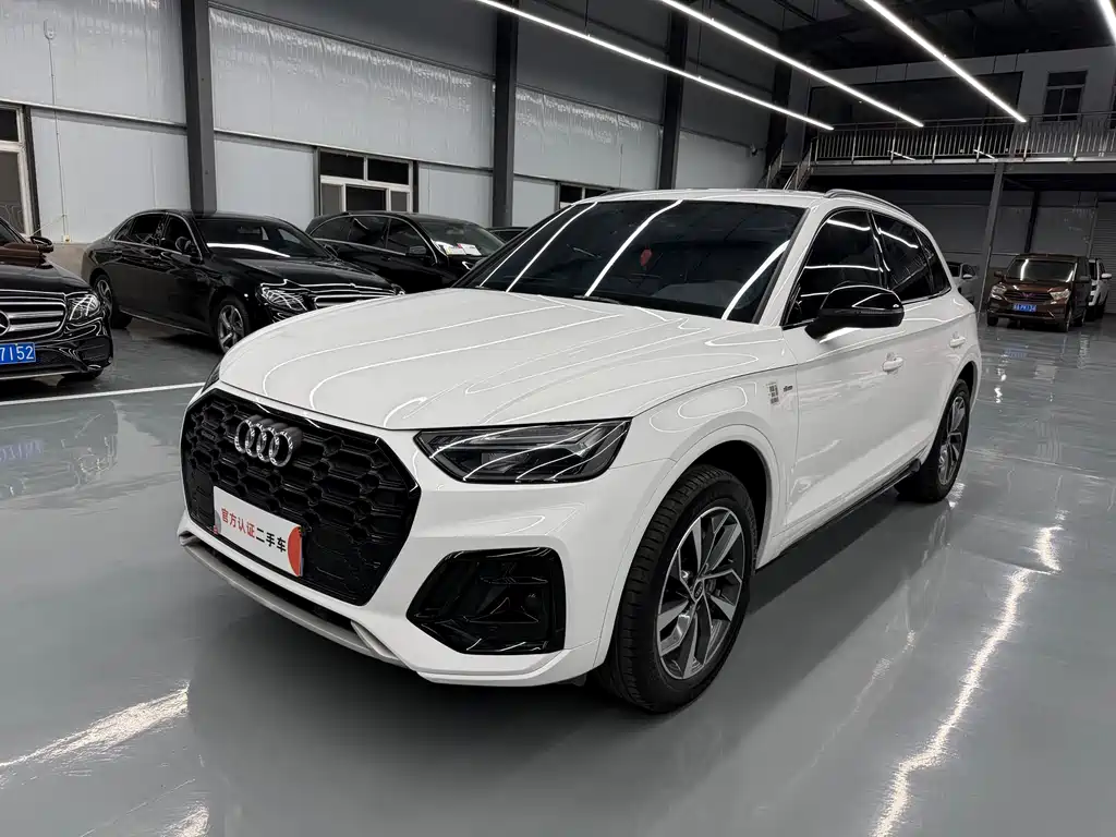 Audi Q5L 2023 — фото 1