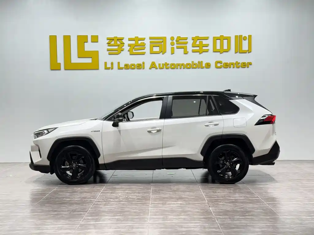Toyota RAV4 2020 — фото 4