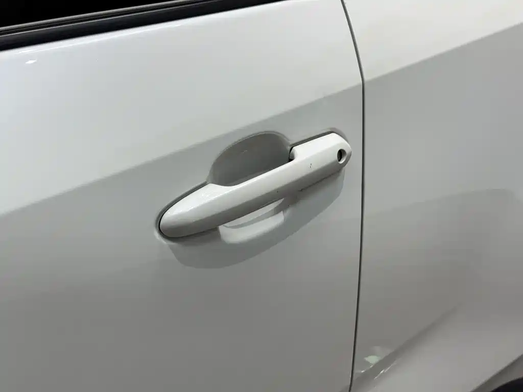 Toyota RAV4 2020 — фото 31