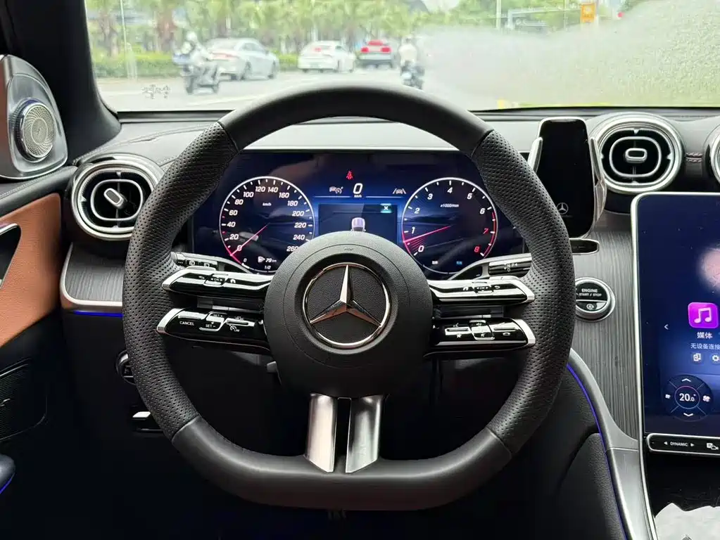Mercedes-Benz GLC 2025
