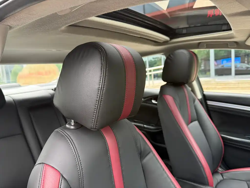 Honda Civic 2019 — фото 18