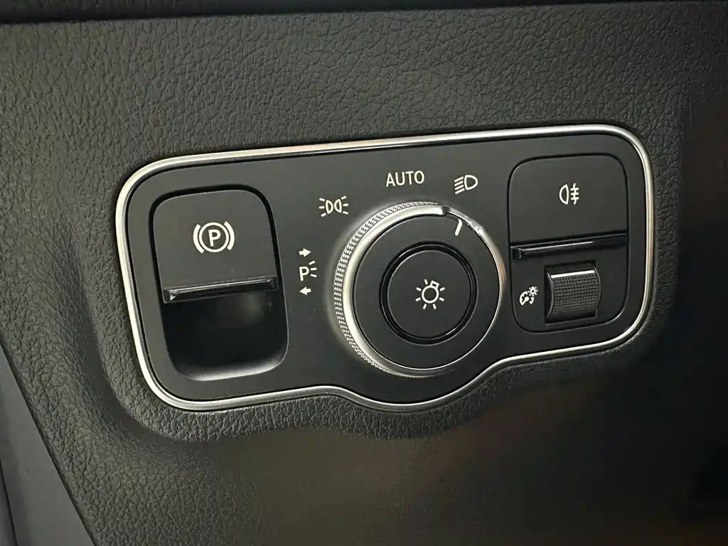 Mercedes-Benz GLB 2023 — фото 26